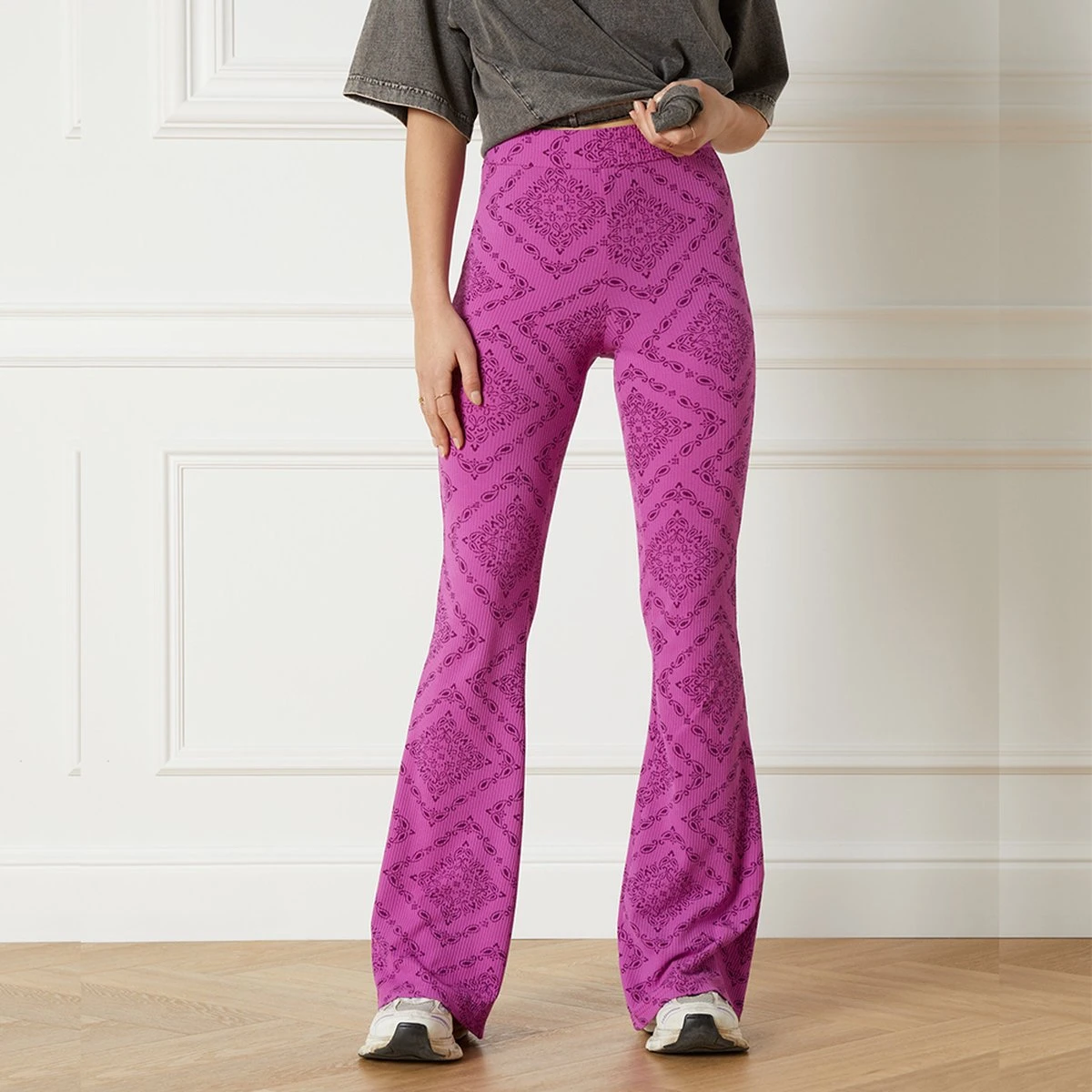 Refined Department - Knitted Flare Pants ABBA - Soft Pink - Maat L 5 Refined Department - Knitted Flare Pants ABBA - Soft Pink - Maat L - Afbeelding 3