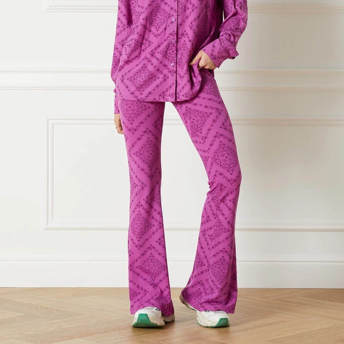 Refined Department - Knitted Flare Pants ABBA - Soft Pink - Maat L 6 Refined Department - Knitted Flare Pants ABBA - Soft Pink - Maat L - Afbeelding 4