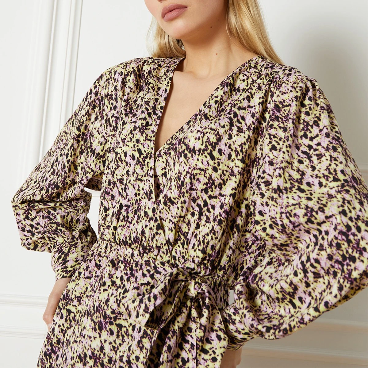 Refined Department - Woven Dress BODINE - Dots - Maat L 6 Refined Department - Woven Dress BODINE - Dots - Maat L - Afbeelding 4