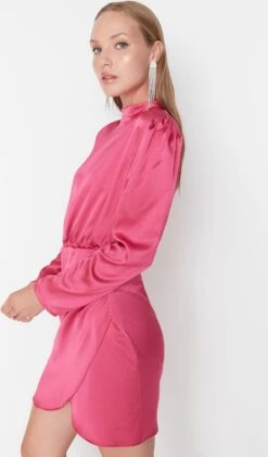 Trendyol Vrouwen Standaard Mouw Staande Kraag Omslag Jurk 23 Trendyol Vrouwen Standaard Mouw Staande Kraag Omslag Jurk -Trendsyol Winkel 704x1200