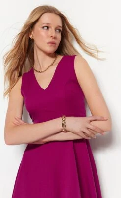 Trendyol Vrouwen Standaard Mouw V-hals Schaatser Jurk -Trendsyol Winkel 731x1200