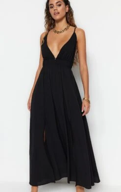 Trendyol Vrouwen Standaard Mouw V-hals Basis Jurk