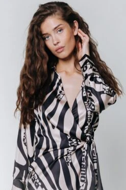 Colourful Rebel Lea Zebra Wrap Midi Dress- Maat XL 24 Colourful Rebel Lea Zebra Wrap Midi Dress- Maat XL -Trendsyol Winkel 800x1200 58