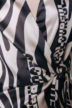 Colourful Rebel Lea Zebra Wrap Midi Dress- Maat XL 25 Colourful Rebel Lea Zebra Wrap Midi Dress- Maat XL -Trendsyol Winkel 800x1200 59