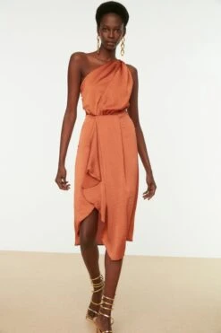 Trendyol Vrouwen Een Schouder Asymmetrische Kraag Omslag Jurk