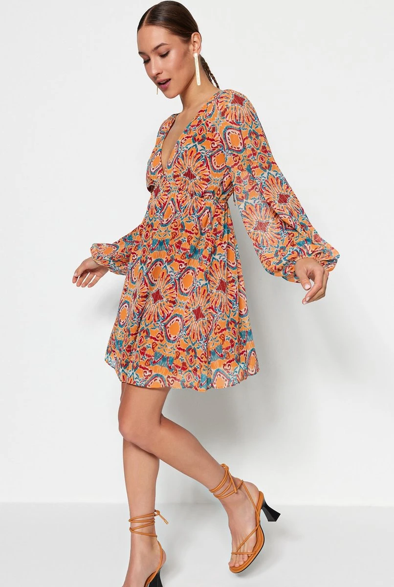 Trendyol Vrouwen Ballon Mouw V-hals Verschuiving Jurk 3 Trendyol Vrouwen Ballon Mouw V-hals Verschuiving Jurk