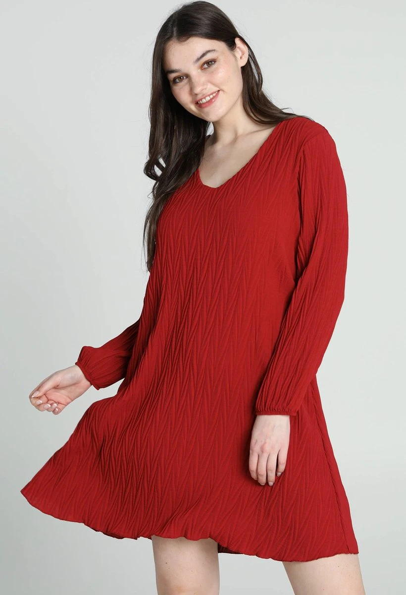 Cassis Korte, Effen Jurk Met Grafische Plissé-effecten Op De Stof 3 Cassis Korte, Effen Jurk Met Grafische Plissé-effecten Op De Stof