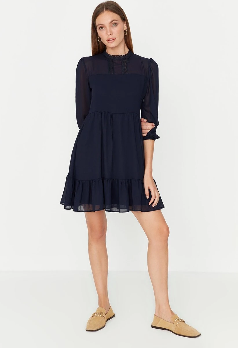 Trendyol Vrouwen Ballon Mouw Staande Kraag Verschuiving Jurk 3 Trendyol Vrouwen Ballon Mouw Staande Kraag Verschuiving Jurk